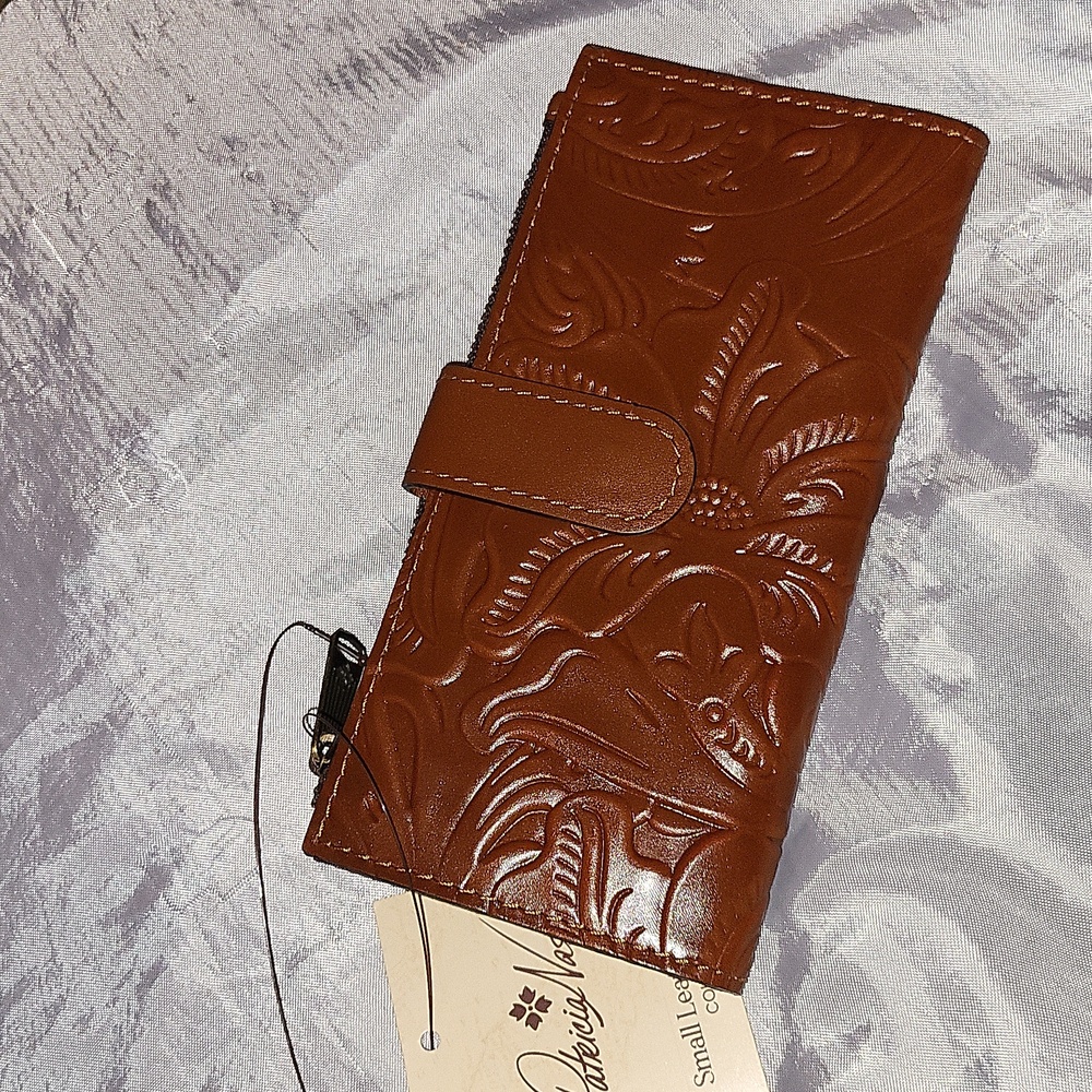 Patricia Nash Tooled Nazari Wallet Tooled